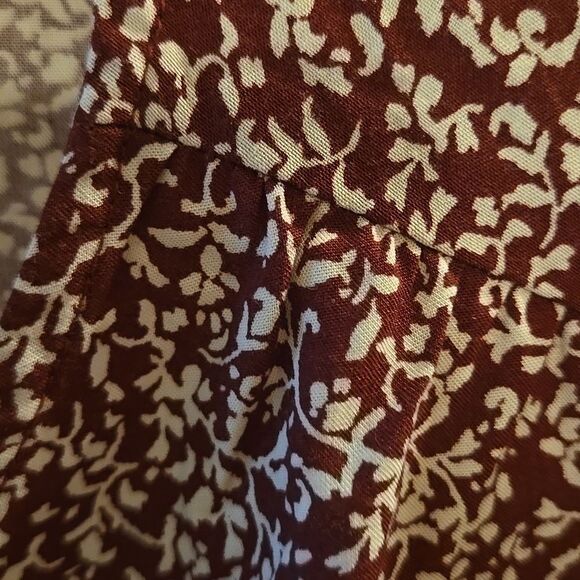 Old Navy Maroon Patterned Blouse Medium Womens Shirt Top Casual Office Tshirt - Picture 12 of 15